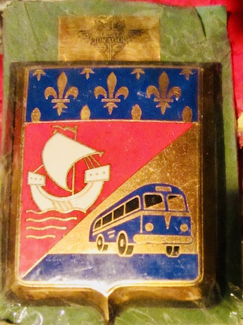 AUTOMOBILE