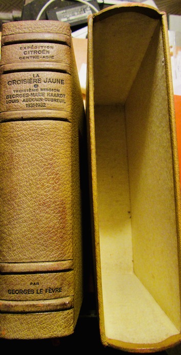 1933